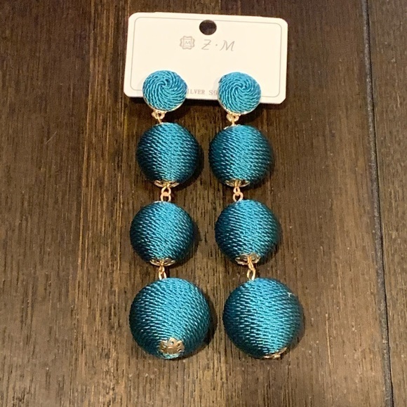 Jewelry - New Long Green Retro Earrings